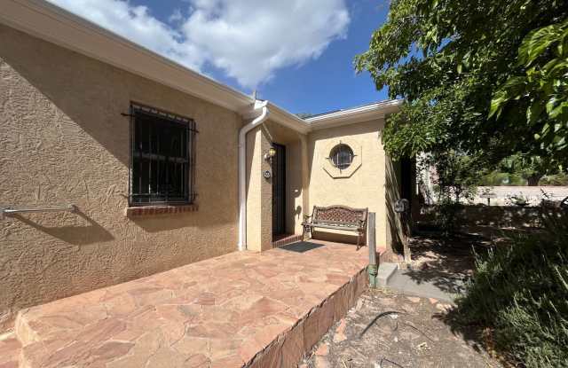 3 Bedroom 2 Bathroom Charmer In Nob Hill! photos photos