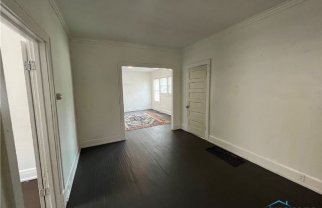 1211 western ave - 1211 Western Avenue, Toledo, OH 43609