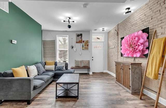 Beautifully Renovated Townhome in Mt. Vernon! Central Air! W/D! Storage! All Utilities Included! Available Now! photos photos Beautifully Renovated Townhome in Mt. Vernon! Central Air! W/D! Storage! All Utilities Included! Available Now! photos photos