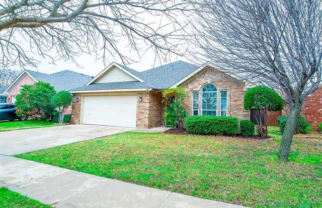 4427 Emerald Leaf Drive Gallery 2