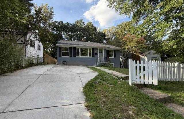 128 WHITMOOR Terrace Gallery 1