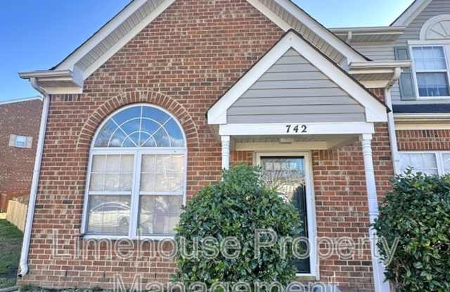 742 Hunters Quay - 1 - 742 Hunters Quay, Chesapeake, VA 23320