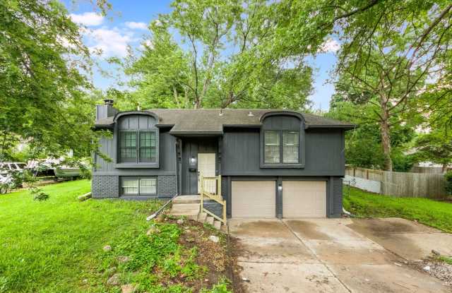 Spacious 4‑Bed / 2‑Bath Home – Grandview, MO photos photos