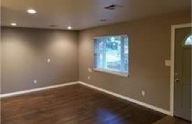 1407 N Fogarty Street Gallery 2