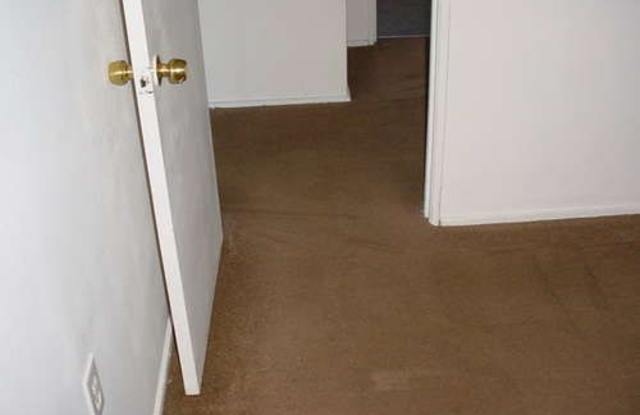 1 Bed 1 Bath Duplex in Clairemont Gallery 4