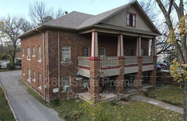 919 1/2 N Austin St - 919 1/2 N Austin St, Denton, TX 76201