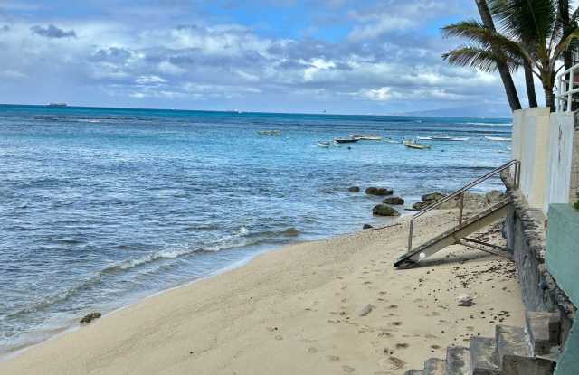 Tropic Seas one bdrm., one bath apartment, Oceanfront property, by Diamond Head and Kapiolani Park! photos photos Tropic Seas one bdrm., one bath apartment, Oceanfront property, by Diamond Head and Kapiolani Park! photos photos