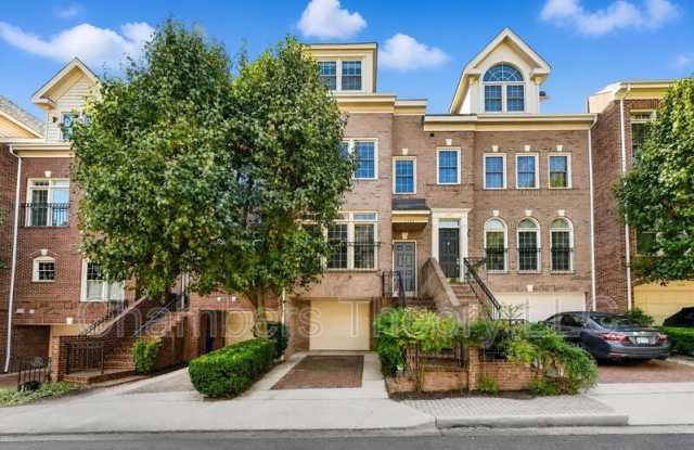 1530 N Colonial Ct Gallery 1