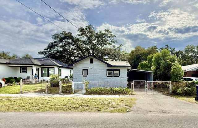 8213 North Elmer Street Gallery 4