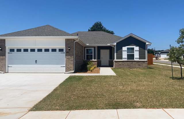 3 Bedroom 2 Bathroom 2 Car Garage Home in Oakdale School District photos photos