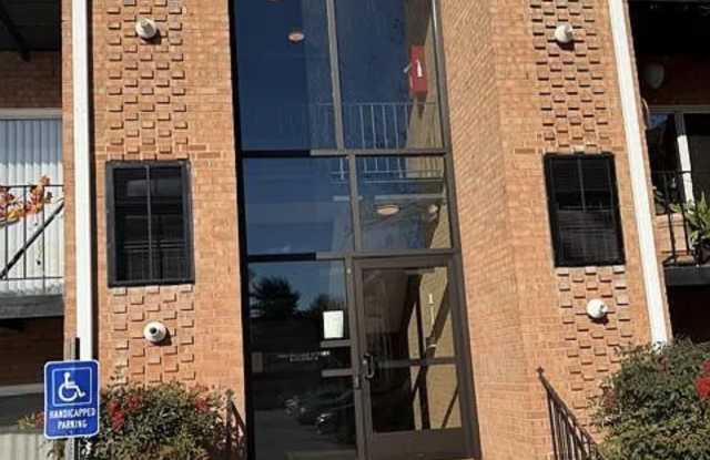 1805 William St photos photos