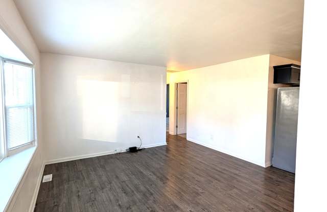516 Celey Street Gallery 3