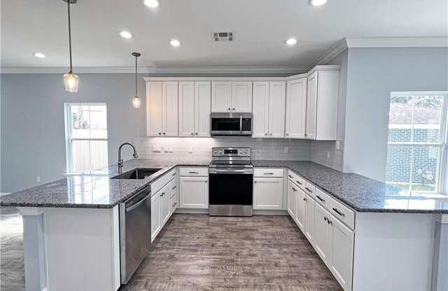 2 FAIRLANE Drive Gallery 2