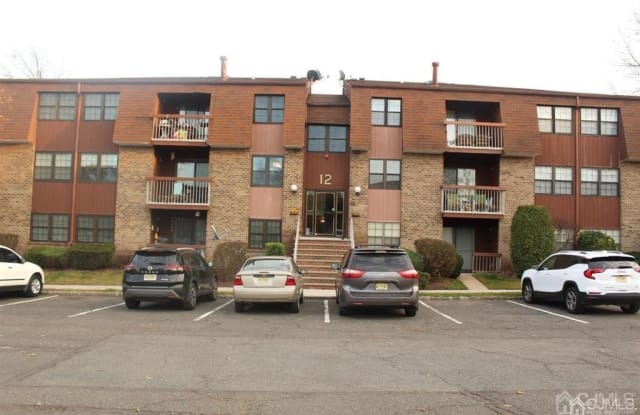 139 Overlook Court - 139 Overlook Court, Woodbridge, NJ 07095