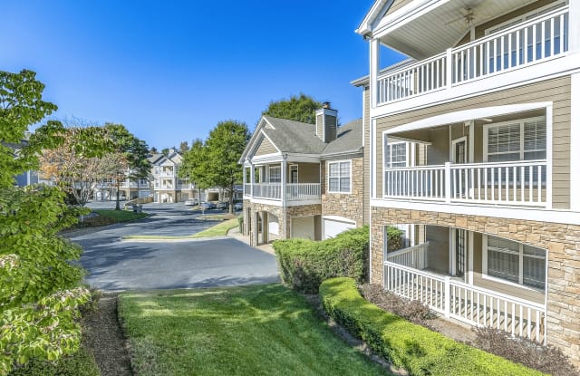 Affordable Housing - Elan at Mallard Creek Apartment Homes Gallery 2