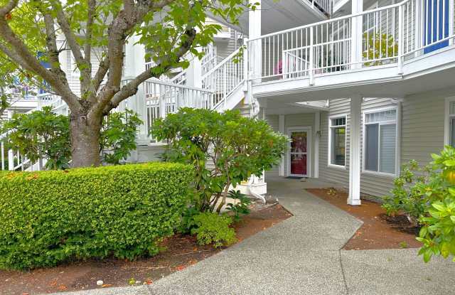 Well maintained ground level condo with garage avaiilable now! photos photos