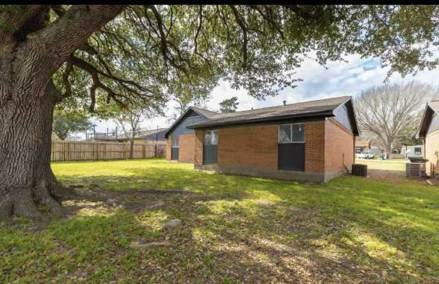 889 Lake St photos photos