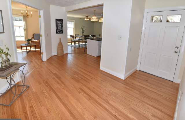 1617 CROFTON PARKWAY Gallery 2