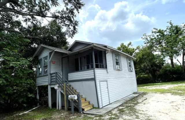 923 1/2 E Orange St photos photos