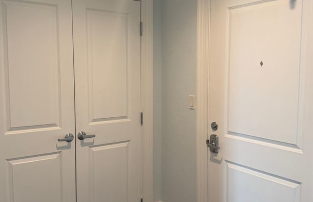 Modern Apartment Downtown Washington Gallery 4