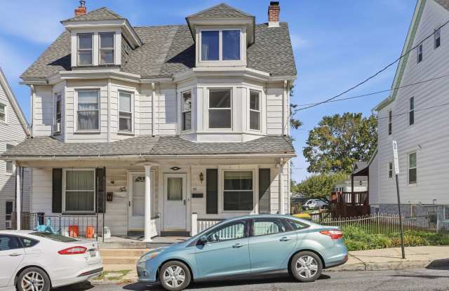 3-BEDROOM BETHLEHEM RENTAL WITH PRIVATE BACKYARD + BASEMENT + ATTIC! Gallery 1
