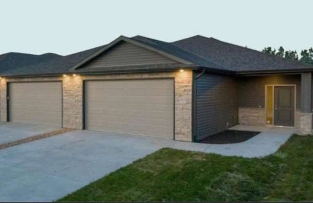 Brand New 3 bedroom/3 bathroom ranch townhome in Waverly photos photos