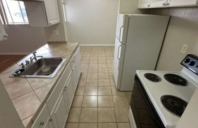 21761 Hillside Drive Gallery 2