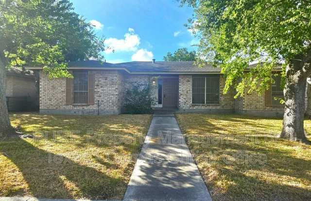2203 Live Oak Drive photos photos