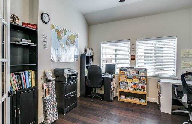 1429 Red Rose Trail Gallery 3