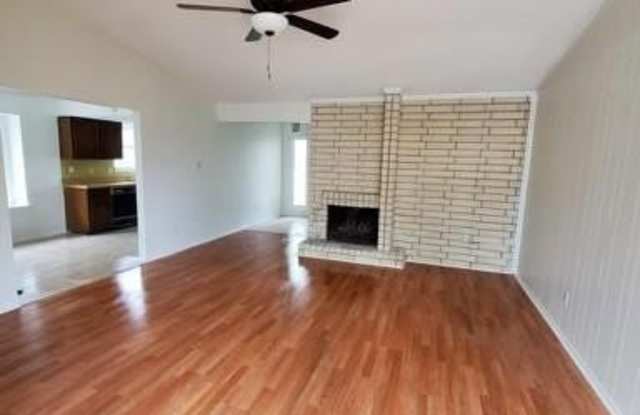 2210 Greenvalley Drive Gallery 2