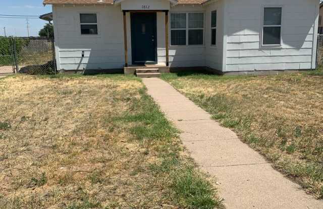 1812 West 17th Lane - 1812 West 17th Lane, Portales, NM 88130