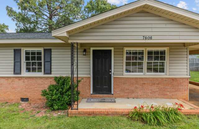 3 Br/2Ba Ranch Close to Post Gallery 4
