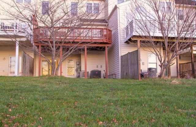 22631 UPPERVILLE HEIGHTS SQUARE Gallery 2