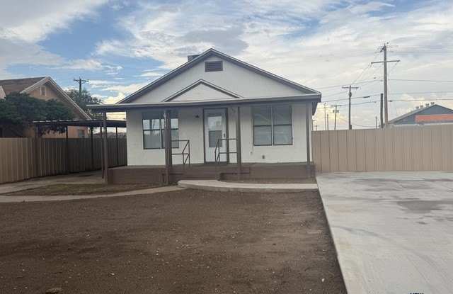 611 2nd S Gallery 2