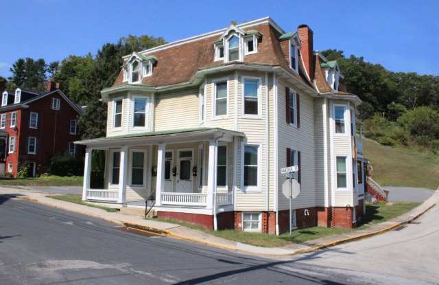 Second-Floor Comfort in Glen Rock photos photos Second-Floor Comfort in Glen Rock photos photos