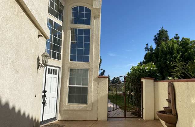 Move in ready! Tierrasanta Norte 3 Bed + Loft, 2.5 Bath on Cul-de-Sac! Gallery 4