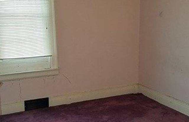 2407 Niagara Street Gallery 3