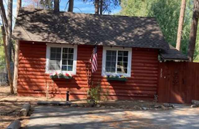 *Small Cozy Furnished Cabin* - 3729 Alder Avenue, South Lake Tahoe, CA 96150