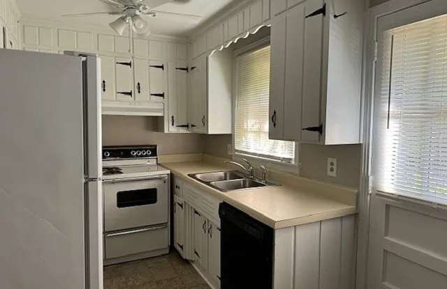 2BR Home in Prime Hillsboro/West End Location – $1,500/Month | Pet Friendly photos photos