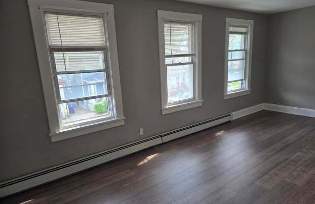 450 Hall Avenue photos photos