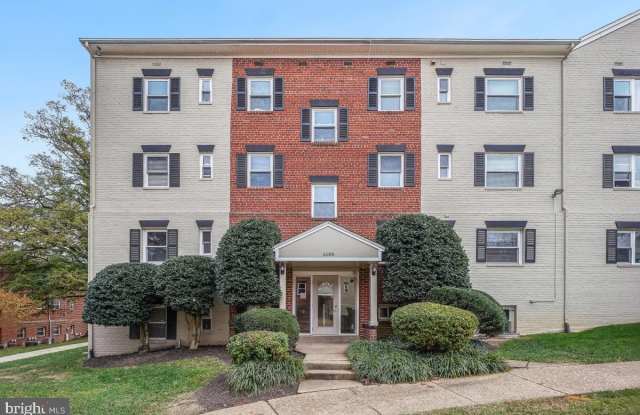 6188 GREENWOOD - 6188 Greenwood Drive, Seven Corners, VA 22044