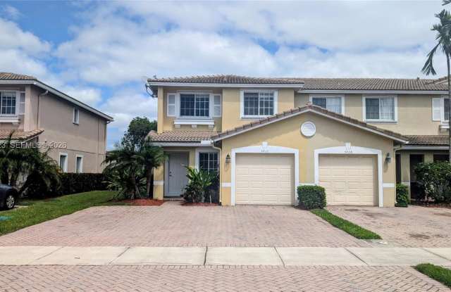 5910 Royal Way photos photos
