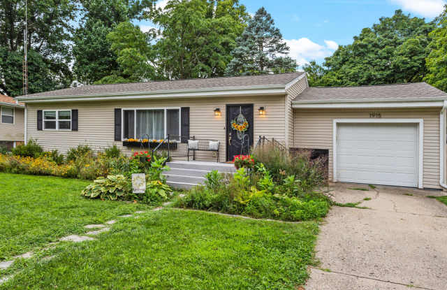 1915 Lynwood Drive Gallery 2