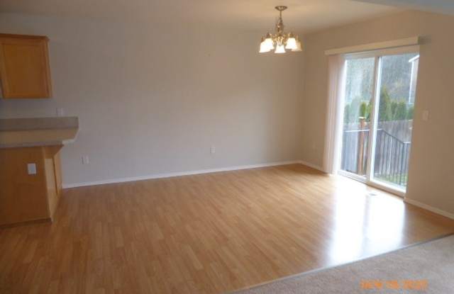 5225 NE 11th Ct Gallery 4