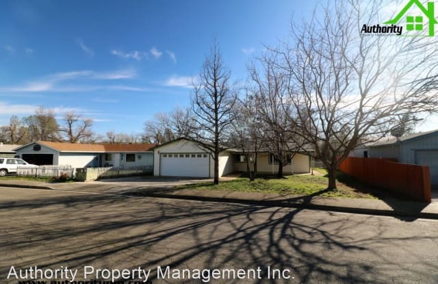 1132 Jaxon Way - 1132 Jaxon Way, Redding, CA 96003