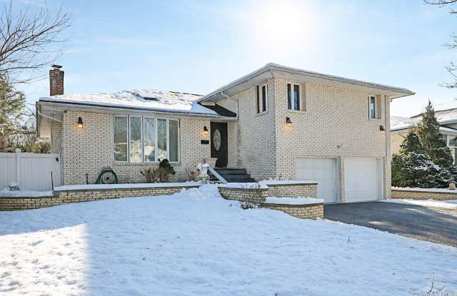 118 Birchwood Park Drive - 118 Birchwood Park Drive, Jericho, NY 11753