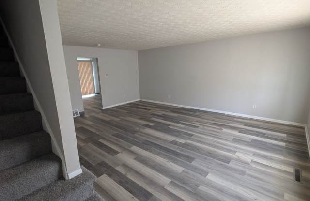 Courtright Lane - 3459 photos photos