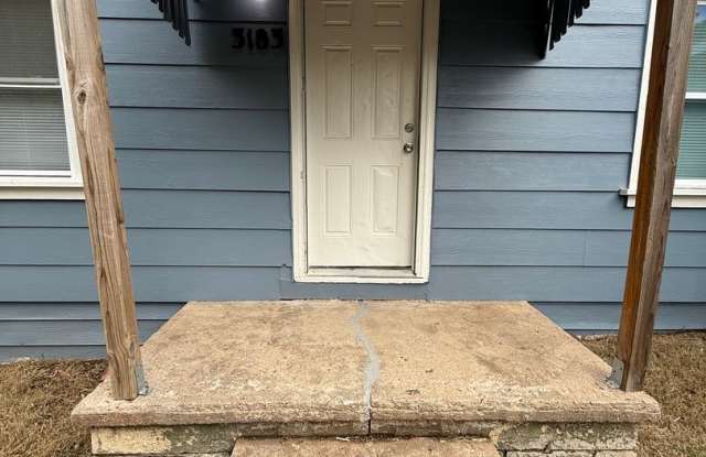 Charming 2-Bedroom Duplex in a Convenient Location! photos photos