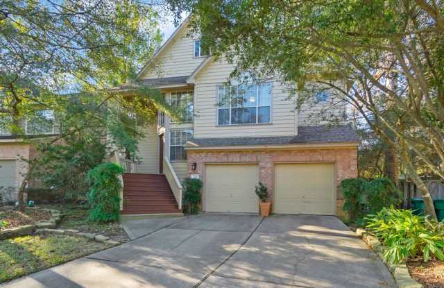 106 E Lakeridge Drive - 106 Lakeridge Drive, The Woodlands, TX 77381