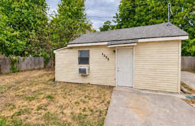 422 Elm Avenue - Parent#1/2 Gallery 1